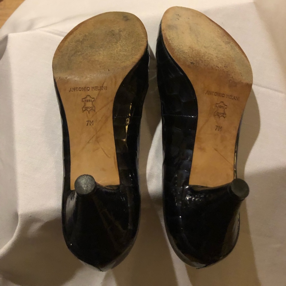 Antonio Melani Blue Patent Leather Heels Size 7Med - Picture 10 of 10
